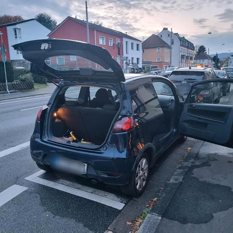 Blau Gebraucht 2011 Mitsubishi Colt Limousine | 1.600 € (Guter Preis) - Bild 1/4
