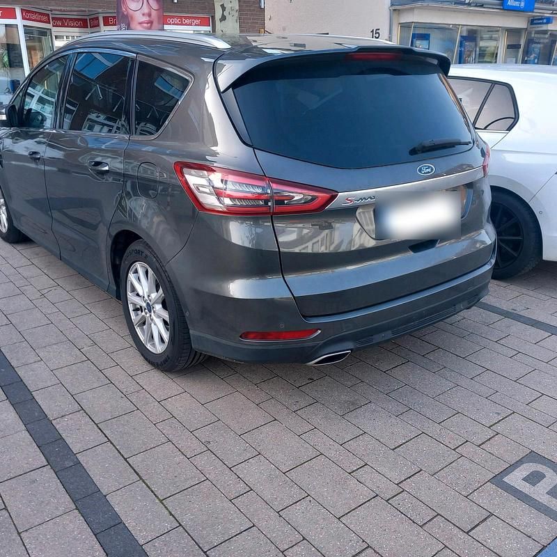 Gebraucht Ford S-MAX 179 PS (131 kW) 2016 Grau Van / Kleinbus