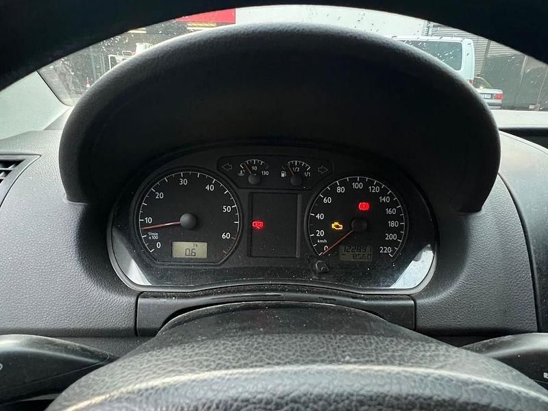 Second-hand VW Polo Basis 64 CP (47 kW) 2003 Roșu Berlinǎ