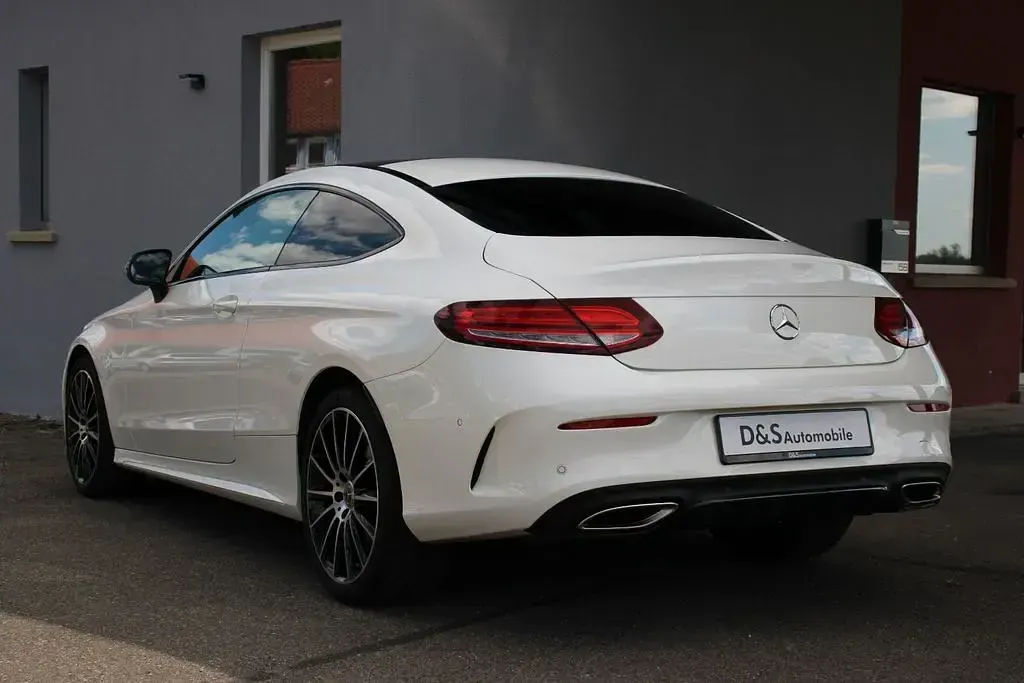 Gebraucht Mercedes C400 AMG line 333 PS (244 kW) 2018 Weiß Coupé
