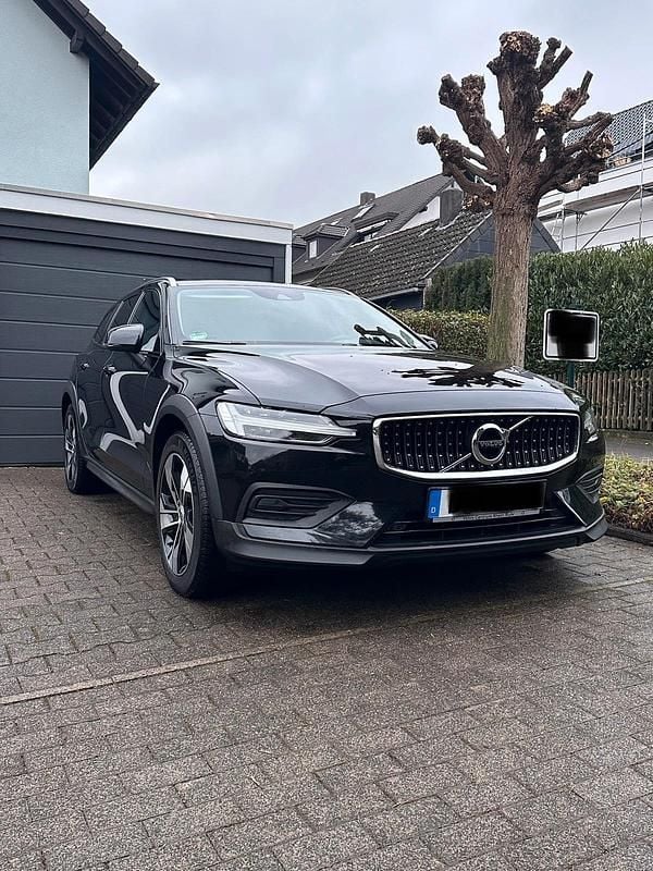 Gebraucht Volvo V60 CC Pro 197 PS (144 kW) 2022 Schwarz Kombi