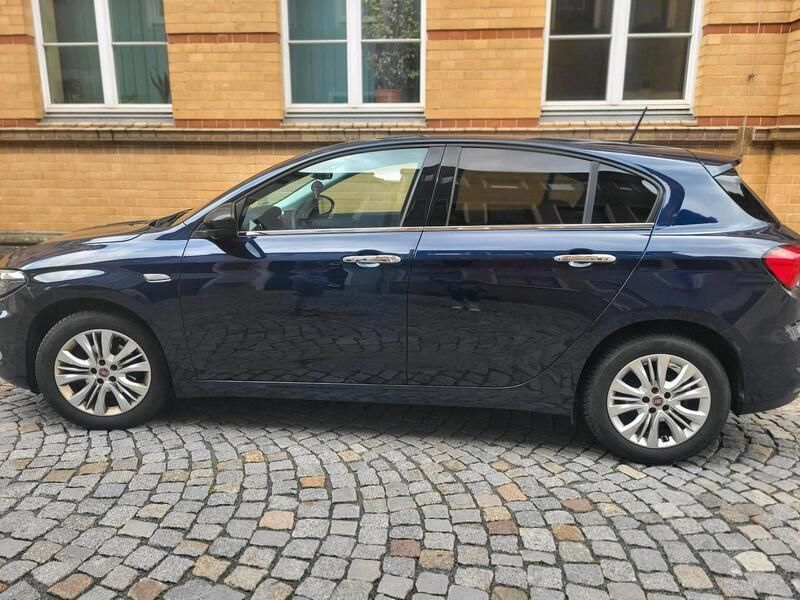 Blau Gebraucht 2016 Fiat Tipo Limousine | 6.500 € (Fairer Preis) - Bild 1/4