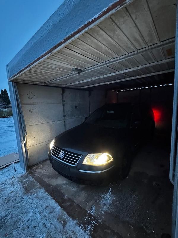 Usata VW Passat 163 CV (119 kW) 2003 Nero Station wagon