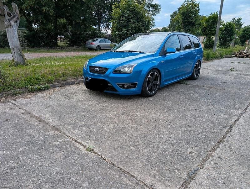 Blau Gebraucht 2007 Ford Focus S Kombi | 3.300 € - Bild 1/4