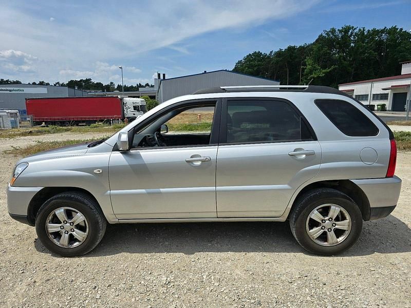 Gebraucht Kia Sportage 150 PS (110 kW) 2009 Silber SUV