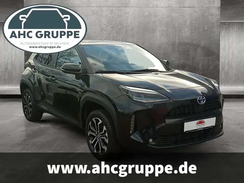 Neu Toyota Yaris Cross 131 PS (96 kW) 2026 Grau SUV