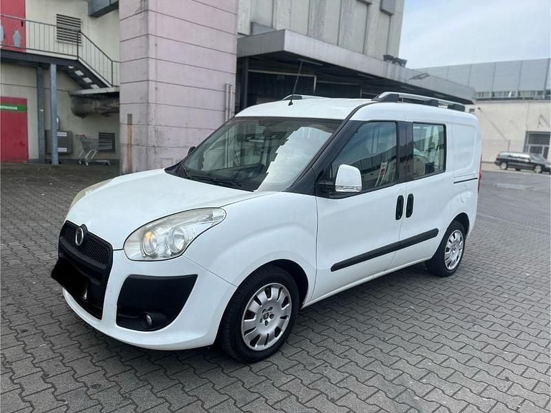 Gebraucht Fiat Doblò 120 PS (88 kW) 2012 Weiß Van / Kleinbus