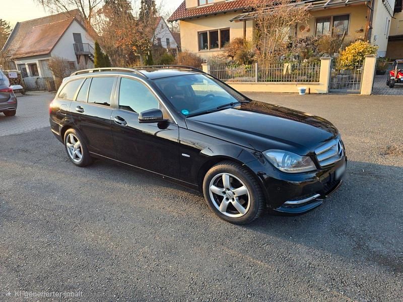 Gebraucht Mercedes C220 170 PS (125 kW) 2011 Schwarz Kombi