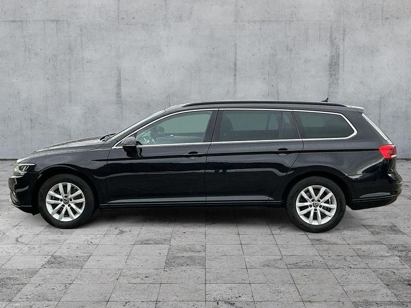Gebraucht VW Passat Business 150 PS (110 kW) 2022 Deep black perleffekt Kombi