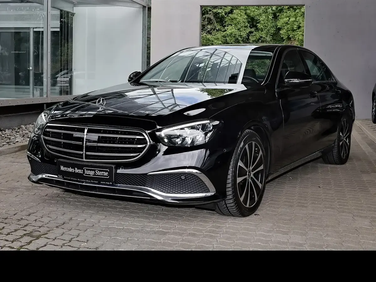 Gebraucht Mercedes E220 Exclusive 200 PS (147 kW) 2023 Limousine