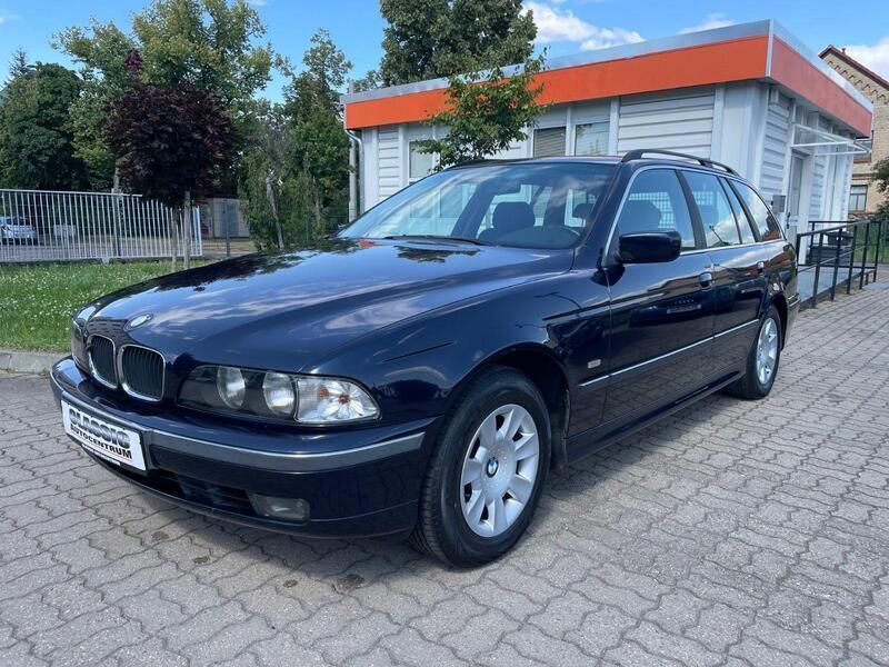 Blau Gebraucht 2000 BMW 520 Kombi | 4.990 € - Bild 1/4