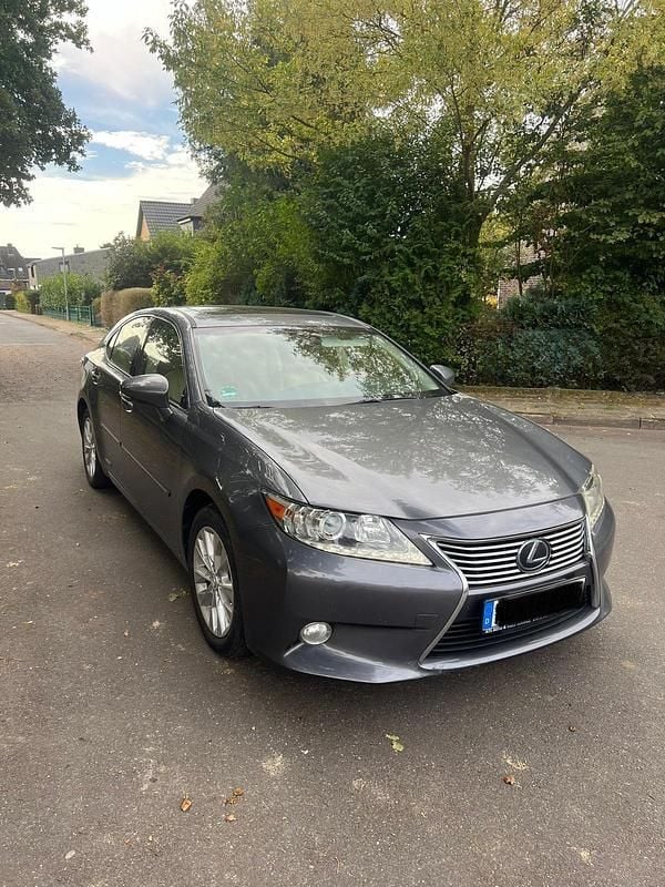 Gebraucht Lexus ES300H 200 PS (147 kW) 2013 Grau Limousine