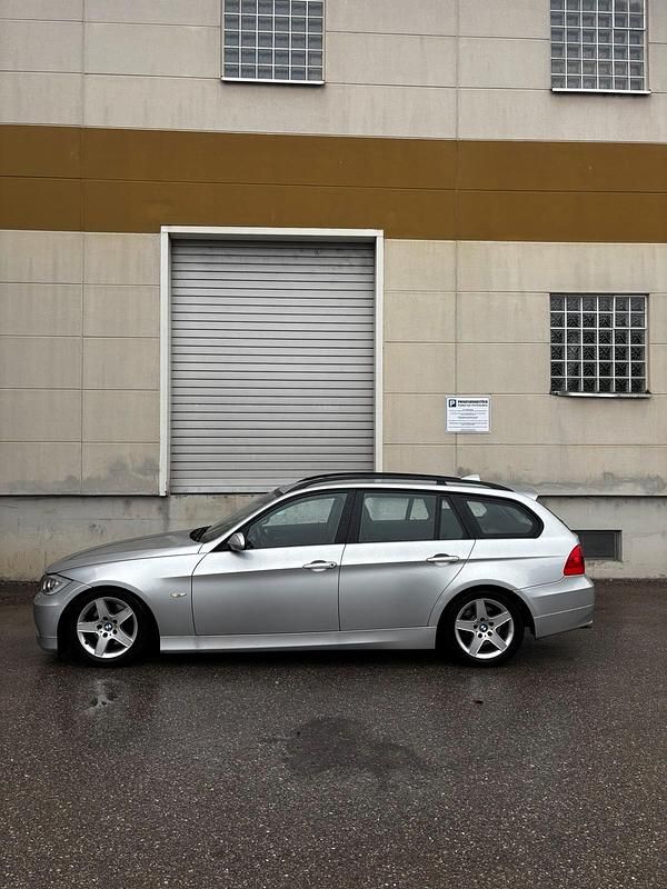 Gebraucht BMW 320 177 PS (130 kW) 2008 Silber Kombi