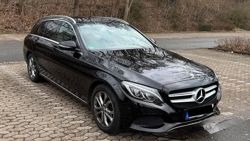 Gebraucht Mercedes C180 Avantgarde 156 PS (114 kW) 2017 Schwarz Kombi