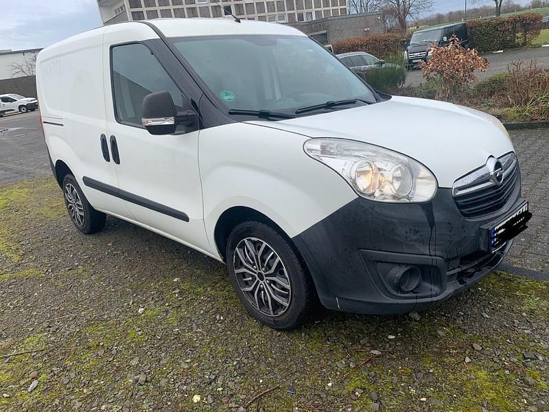 Gebraucht Opel Combo 95 PS (69 kW) 2017 Weiß Van / Kleinbus