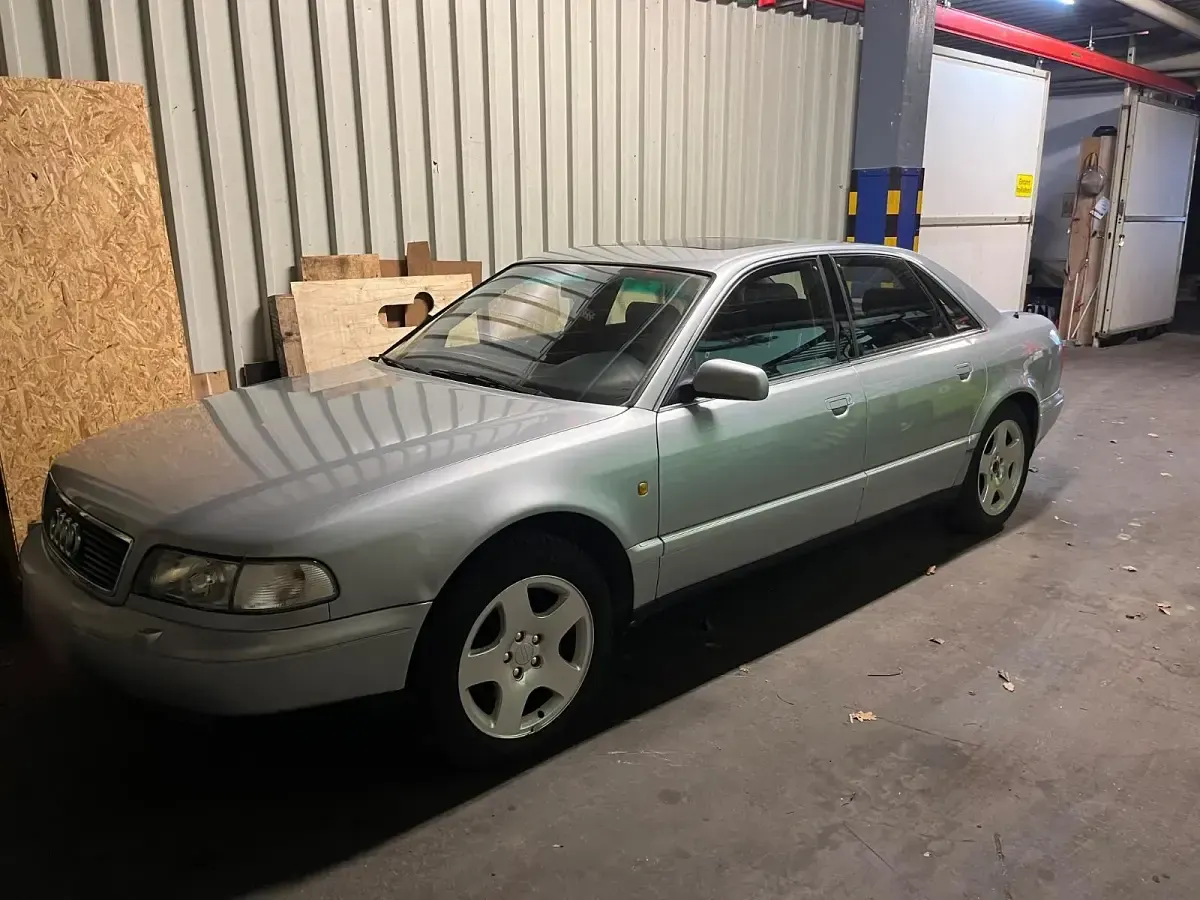 Gebraucht Audi A8 300 PS (220 kW) 1998 Silber Limousine