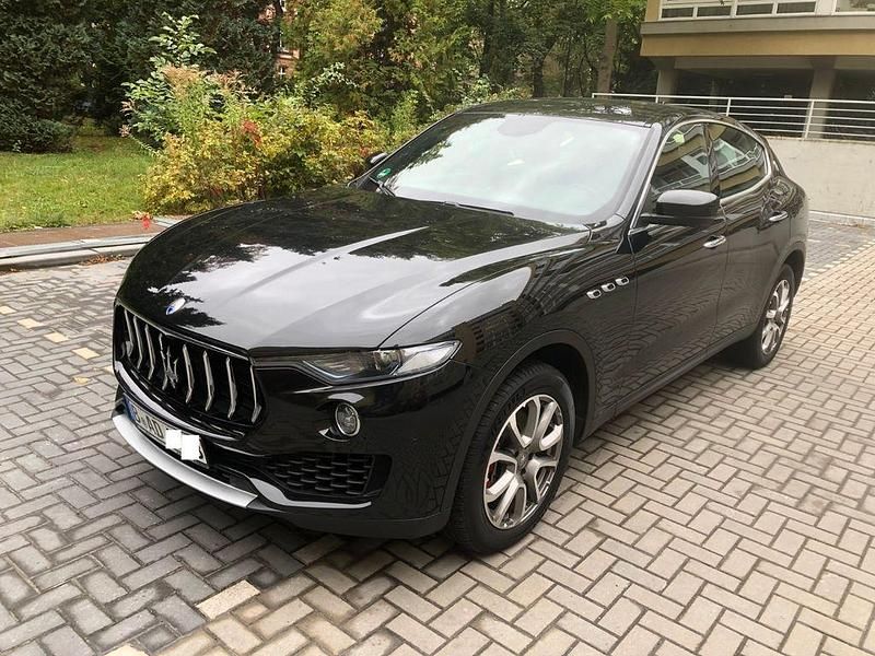 Schwarz Gebraucht 2018 Maserati Levante SUV | 28.400 € (Superpreis) - Bild 1/4