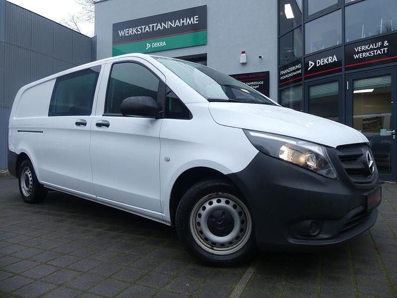 Arktikweiss Gebraucht 2020 Mercedes Vito Van / Kleinbus | 27.600 € (Etwas zu teuer) - Bild 1/4