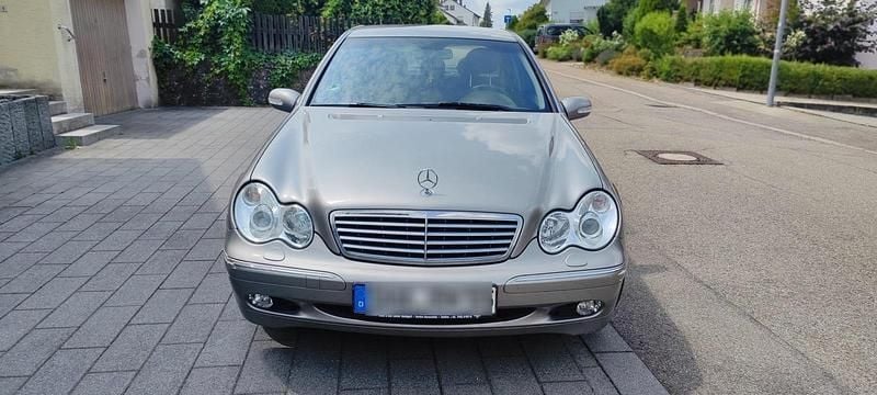 Silber Gebraucht 2003 Mercedes C180 Limousine | 2.300 € (Guter Preis) - Bild 1/4