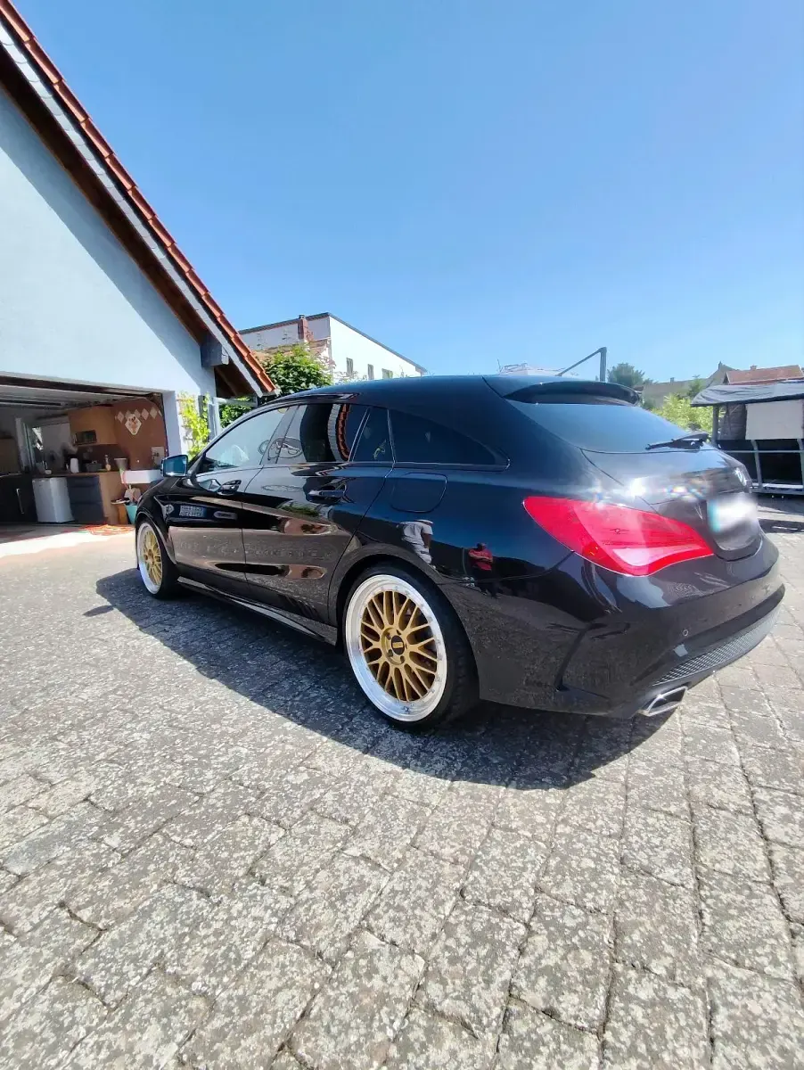 Gebraucht Mercedes CLA200 Shooting Brake 175 PS (128 kW) 2016 Schwarz Kombi