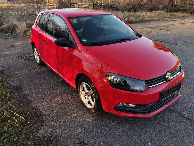 Gebraucht VW Polo Trendline 60 PS (44 kW) 2014 Rot Kleinwagen