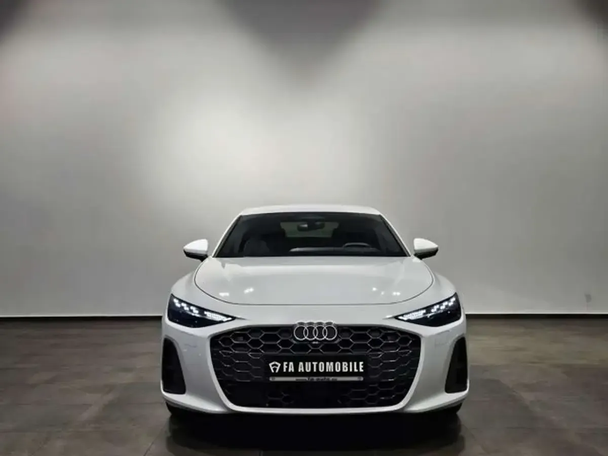 Gebraucht Audi A6 S-Line 204 PS (150 kW) 2025 Weiß Limousine