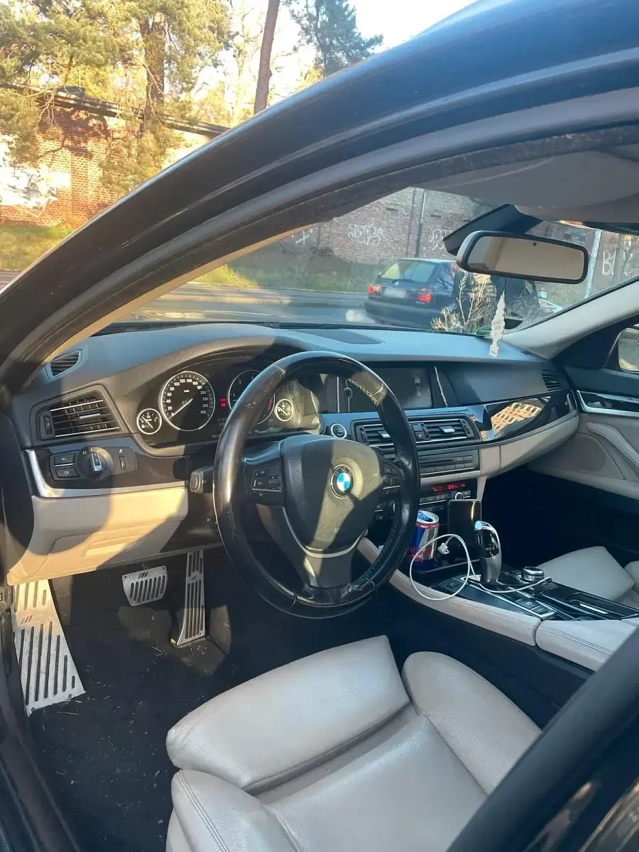 Gebraucht BMW 525 211 PS (155 kW) 2012 Blau Kombi