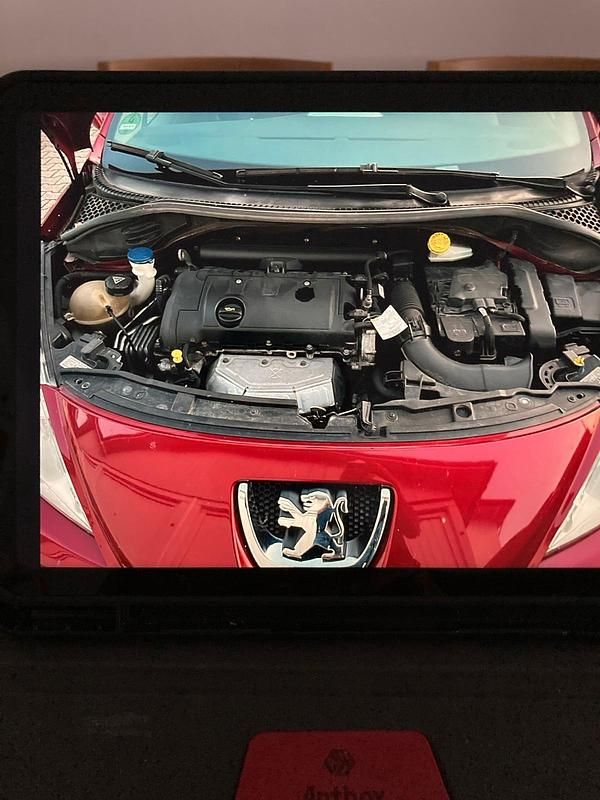 Rot Gebraucht 2011 Peugeot 207 Kleinwagen | 2.950 € (Fairer Preis) - Bild 1/4