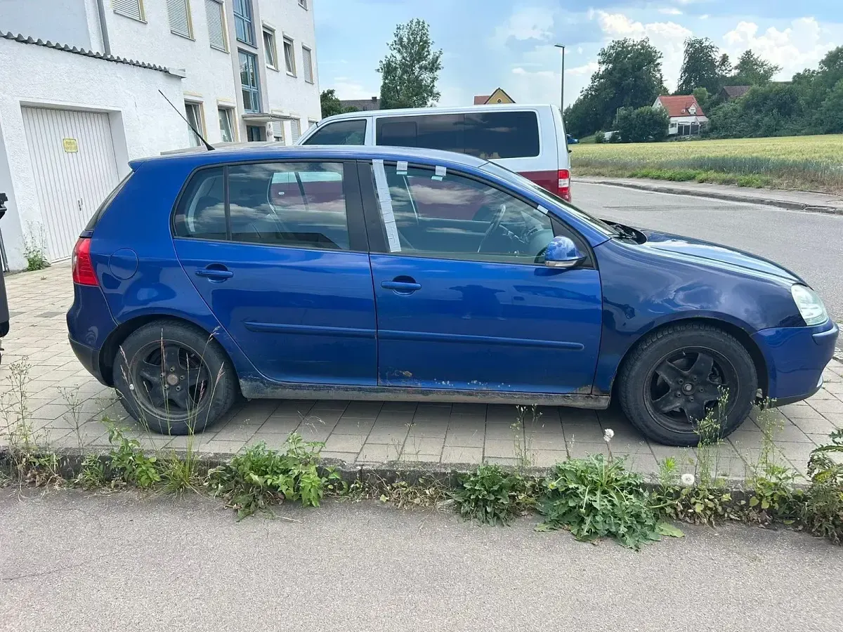 Gebraucht VW Golf V 105 PS (77 kW) 2006 Blau Kleinwagen