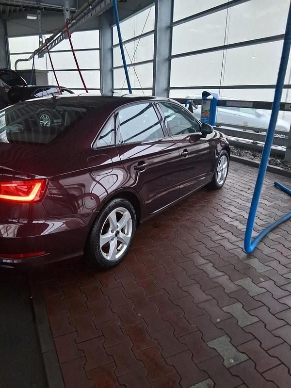 Violet Gebraucht 2015 Audi A3 Limousine | 13.000 € (Superpreis) - Bild 1/4