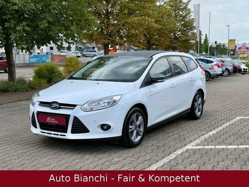 Weiß Gebraucht 2013 Ford Focus Champions Edition Kombi | 8.576 € (Etwas zu teuer) - Bild 1/4