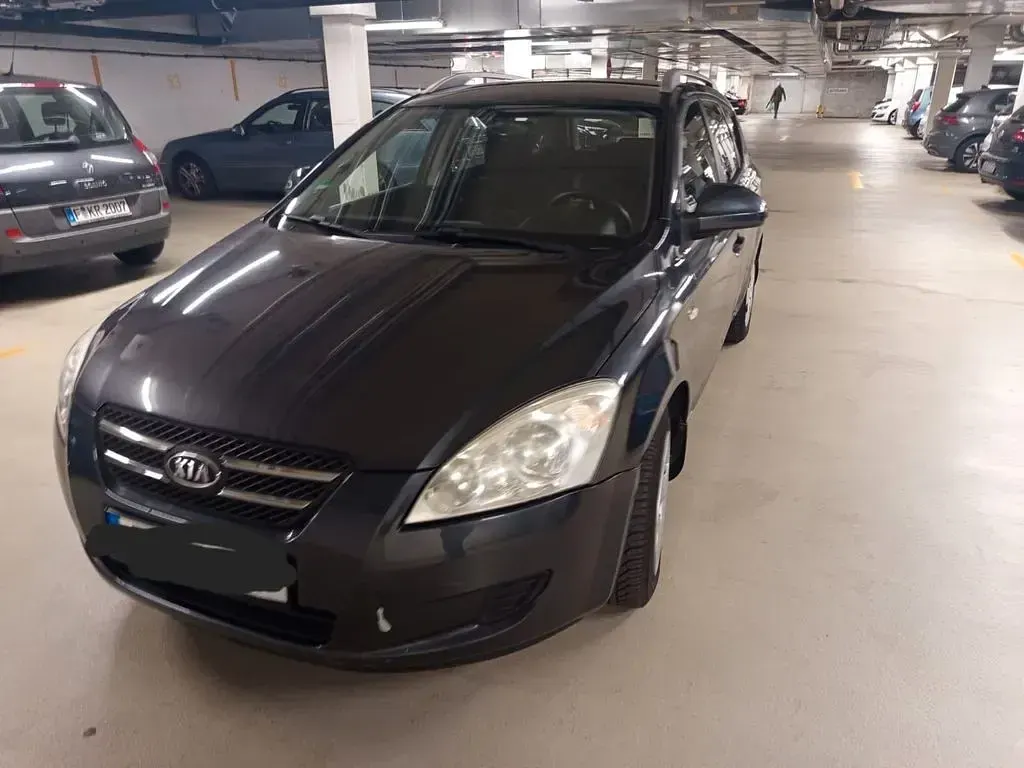 Używany Kia Ceed 109 KM (80 kW) 2009 Czarny Hatchback