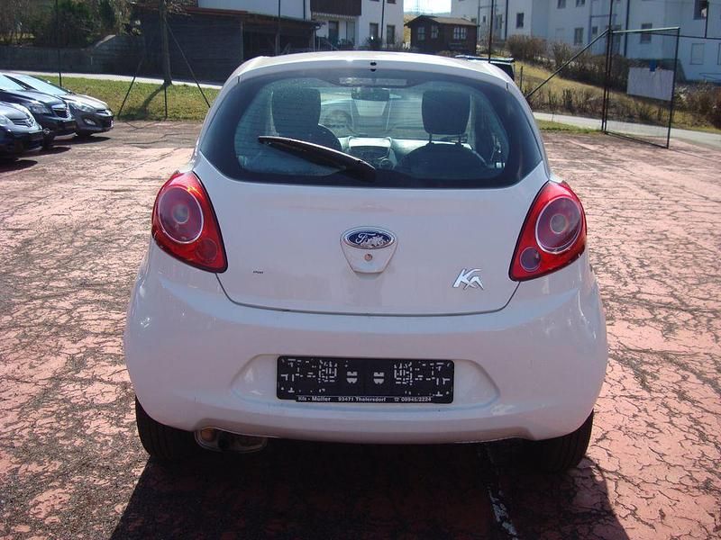Gebraucht Ford Ka Champions Edition 69 PS (50 kW) 2012 Weiß Kleinwagen