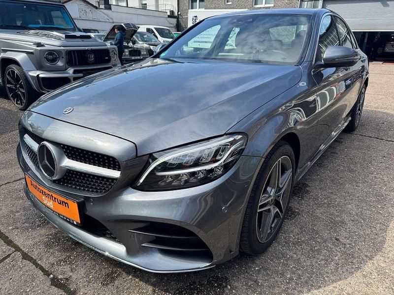 Selenitgrau metalliclack Gebraucht 2019 Mercedes C200 AMG Limousine | 25.830 € (Fairer Preis) - Bild 1/4