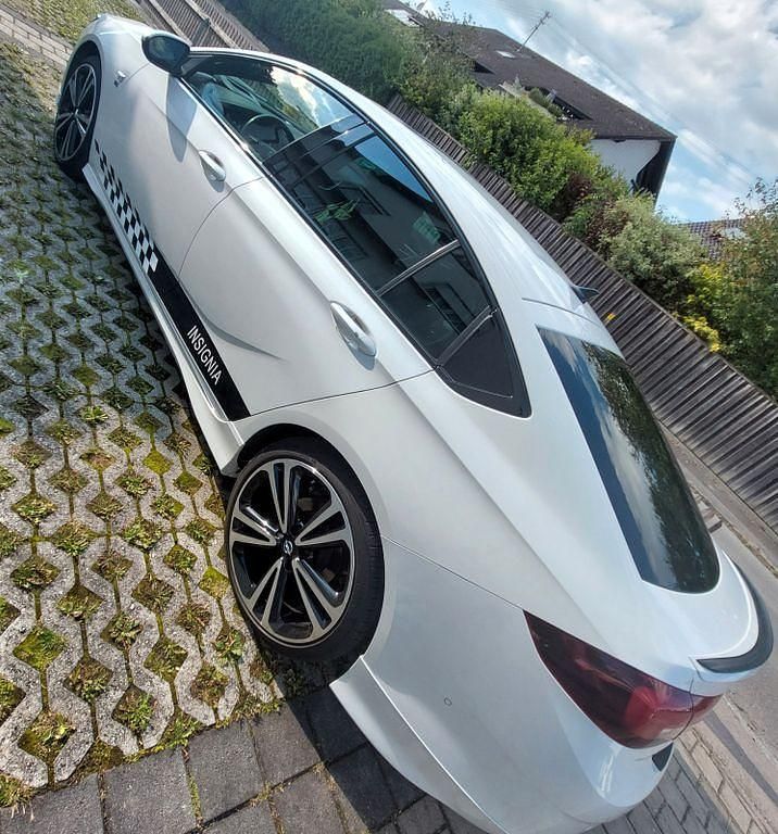 Weiß Gebraucht 2020 Opel Insignia Ultimate Limousine | 19.750 € (Guter Preis) - Bild 1/1