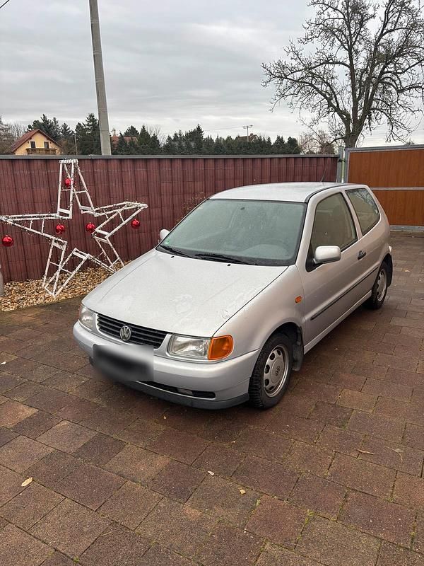 Silber Gebraucht 1998 VW Polo Kleinwagen | 1.200 € (Fairer Preis) - Bild 1/4