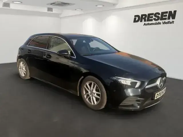 Gebraucht Mercedes A200 Sport 163 PS (119 kW) 2019 Schwarz Limousine