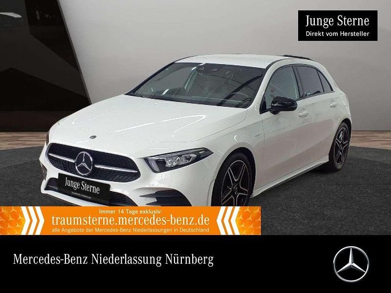 Weiß Gebraucht 2021 Mercedes A200 AMG Limousine | 26.290 € (Fairer Preis) - Bild 1/3