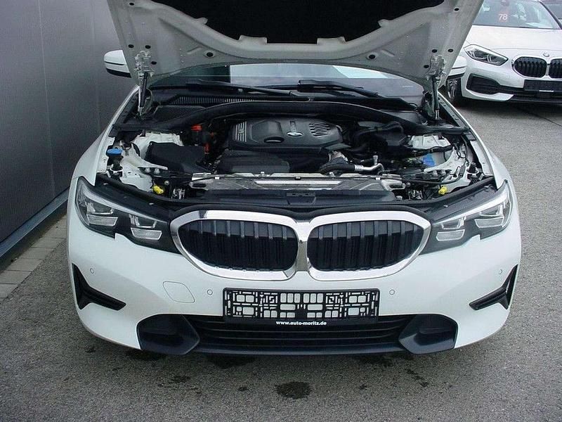 Gebraucht BMW 318 Sport Line 150 PS (110 kW) 2022 Weiß Kombi