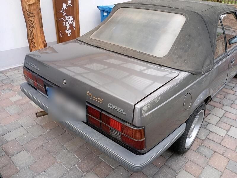 Grau Gebraucht 1988 Opel Ascona Cabrio | 2.000 € - Bild 1/4