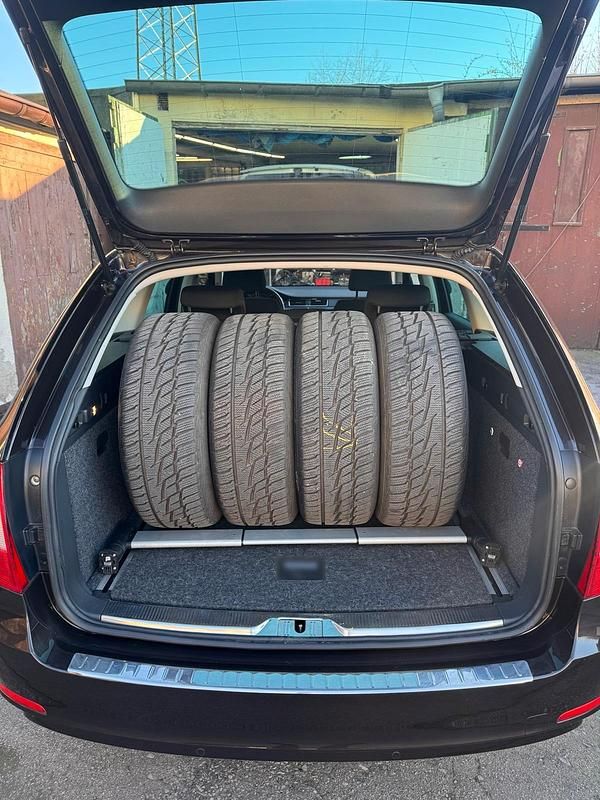 Gebraucht Skoda Superb 125 PS (91 kW) 2012 Kombi