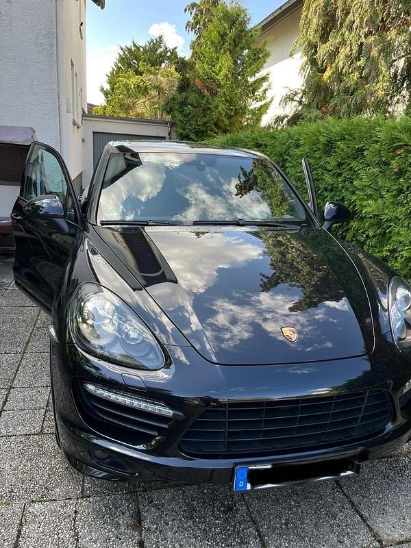 Schwarz Gebraucht 2014 Porsche Cayenne GTS SUV | 28.500 € (Superpreis) - Bild 1/4