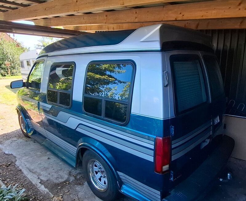 Grün Gebraucht 1996 Chevrolet Astro Van / Kleinbus | 16.000 € - Bild 1/4