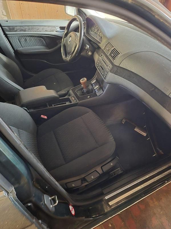 Gebraucht BMW 320 170 PS (125 kW) 2001 Grün Limousine