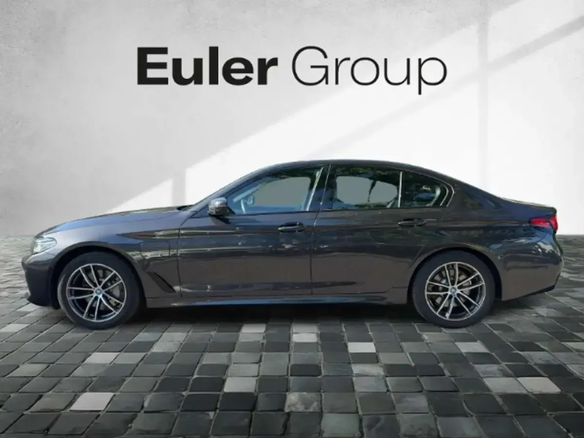 Gebraucht BMW 530e M Sport 292 PS (214 kW) 2023 Grau Limousine