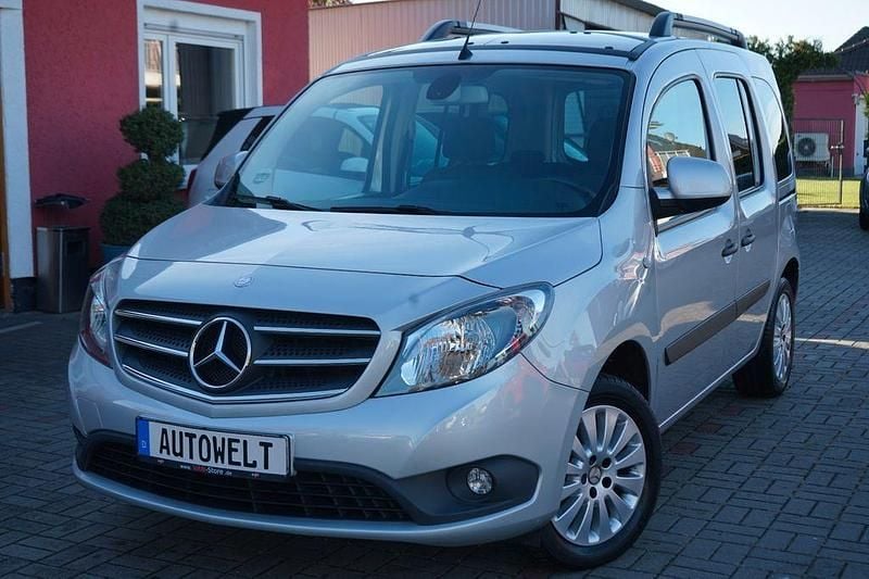 Silber Gebraucht 2018 Mercedes Citan 112 Kombi | 17.990 € (Fairer Preis) - Bild 1/4