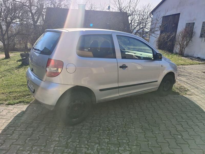 Gebraucht VW Fox 75 PS (55 kW) 2004 Grau Kleinwagen