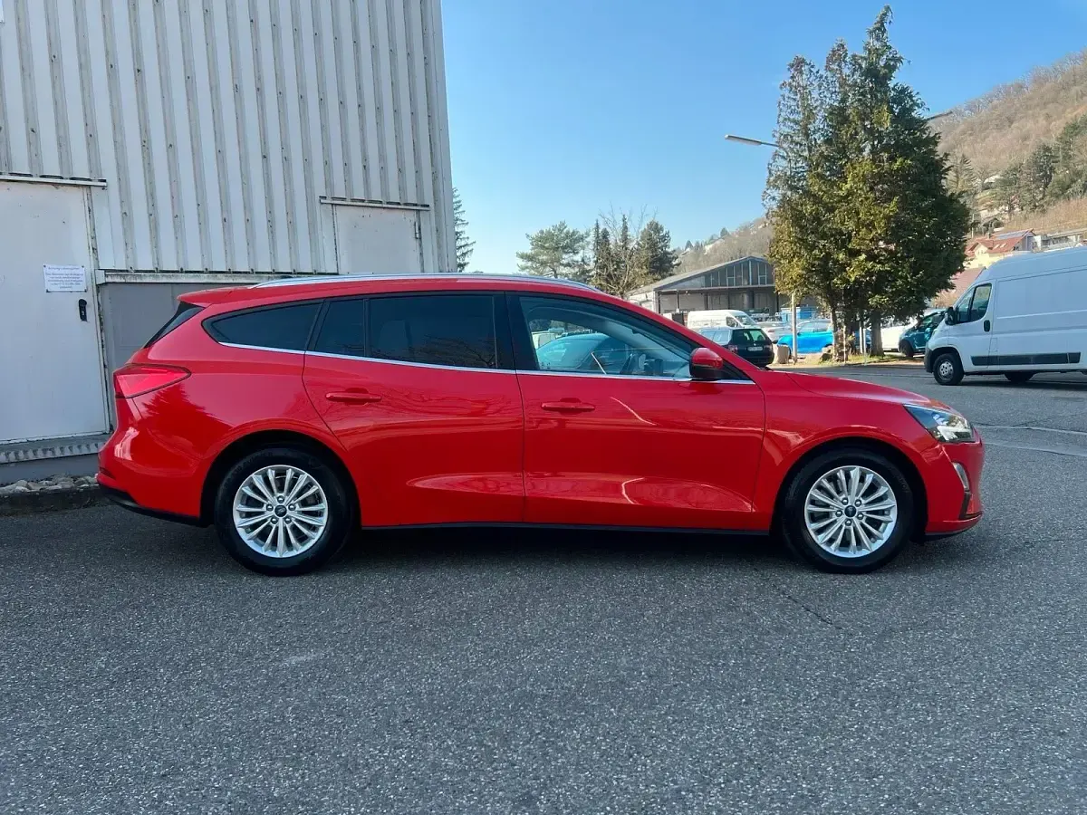 Używany Ford Focus Titanium 150 KM (110 kW) 2020 Czerwony Kombi