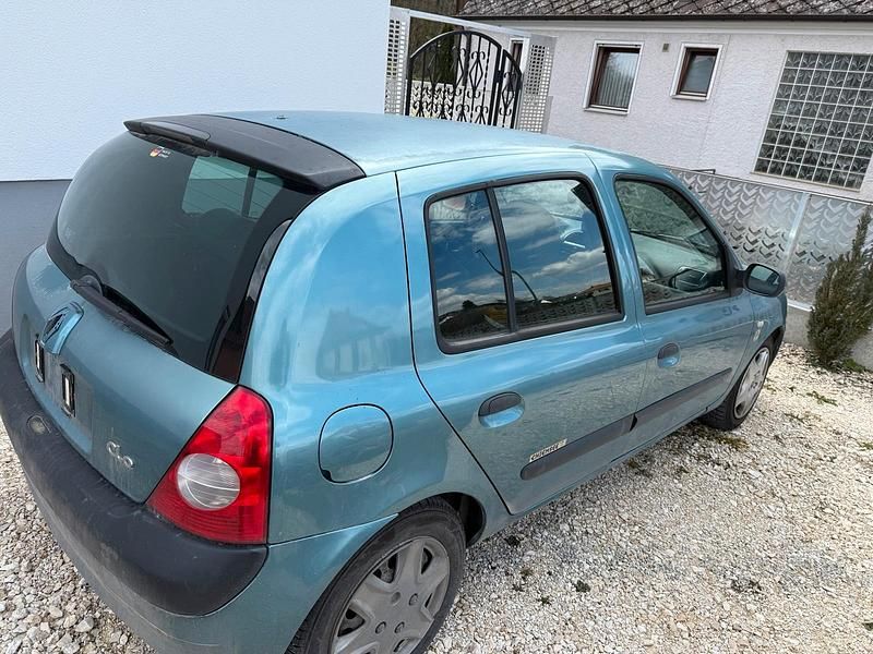 Gebraucht Renault Clio II 75 PS (55 kW) 2003 Blau Limousine