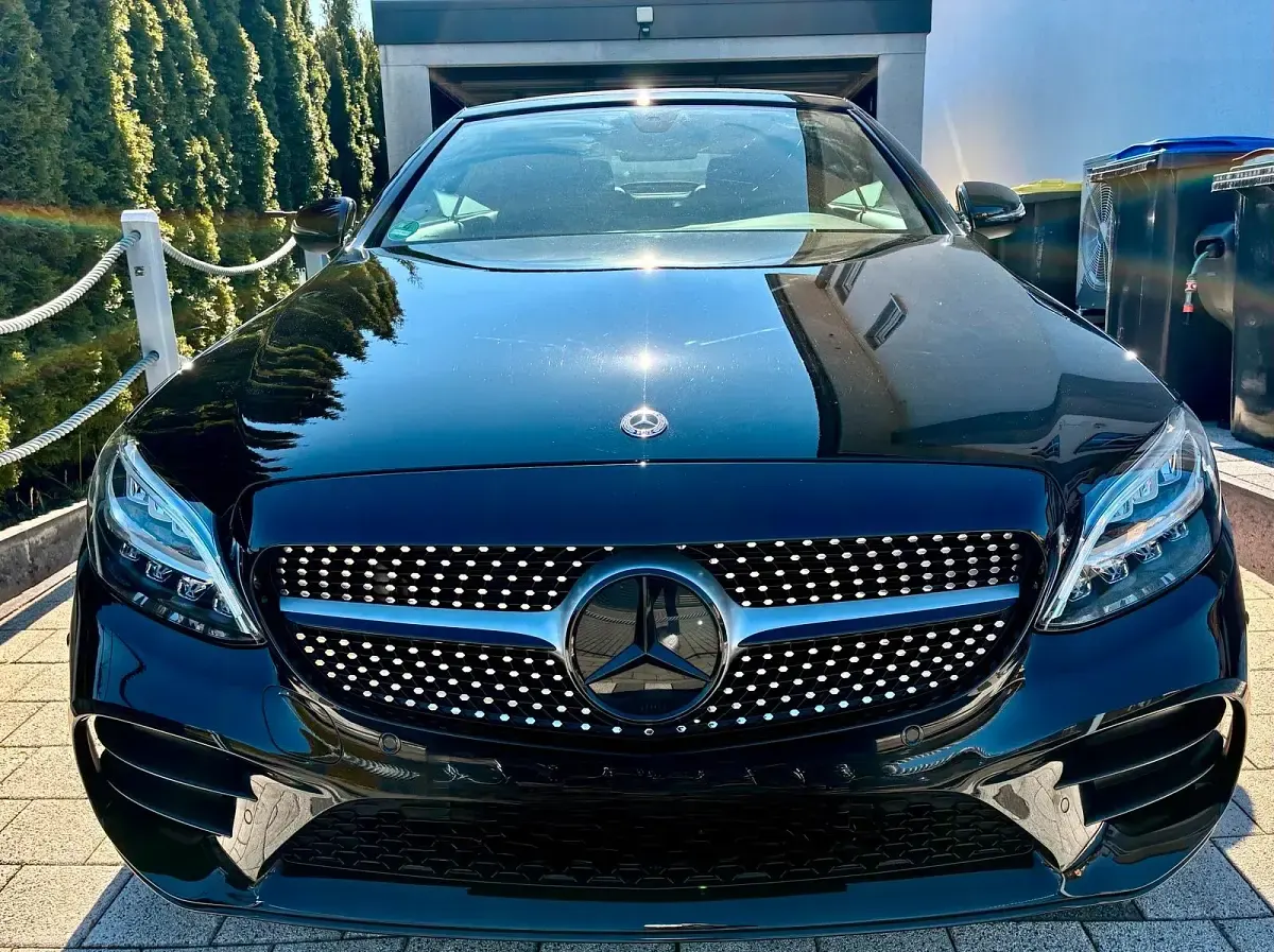 Gebraucht Mercedes C180 AMG 156 PS (114 kW) 2018 Schwarz Cabrio
